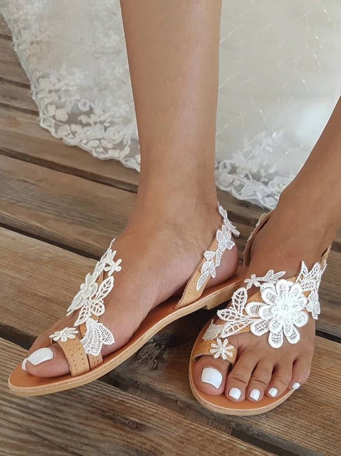 Women's Bohemian Style Flower Flip-Toe Flat Beach Sandals