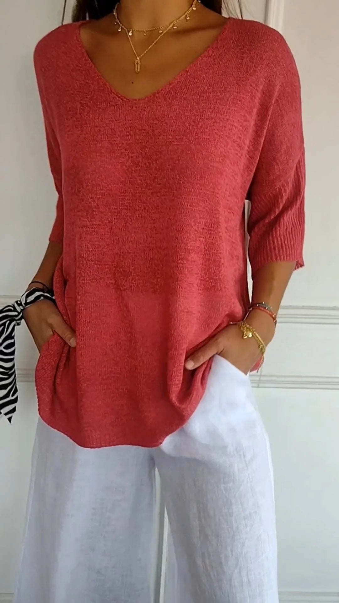 Women's Solid Color Knitted V-neck Top